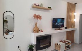 Brio Luxurious Urban Stay In Heraklio,Wifi,Αc