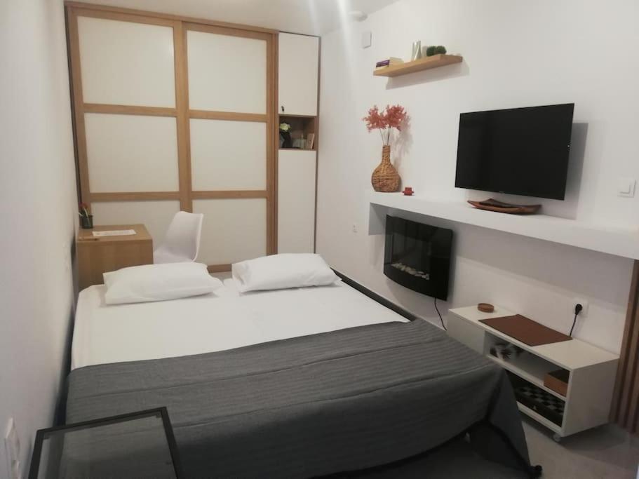 Brio Luxurious Urban Stay In Heraklio,Wifi,Αc Candia Esterno foto